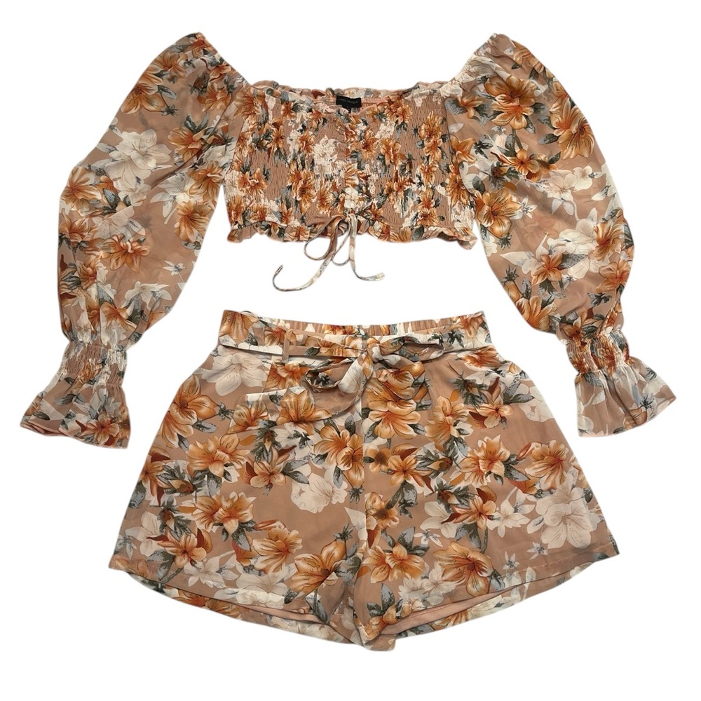 NWT Miss Avenue 2 Piece Shorts and Crop Drop Shoulder Floral Top Size L
